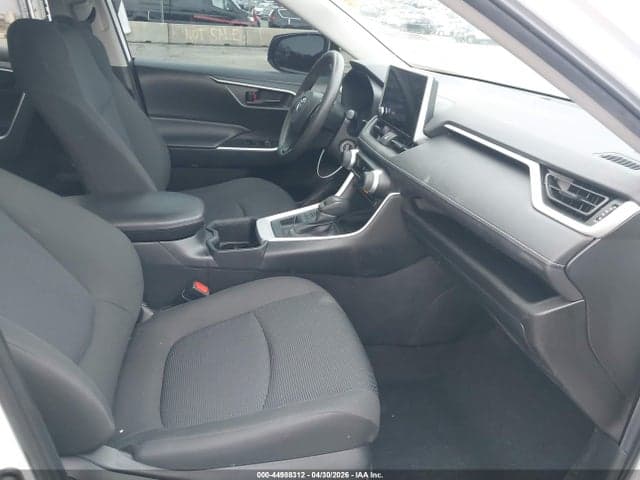 2023 TOYOTA RAV4 LE 5