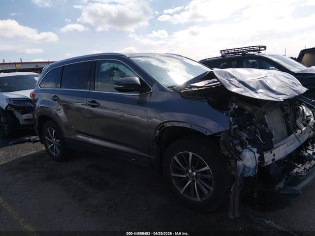 2019 TOYOTA HIGHLANDER XLE 14