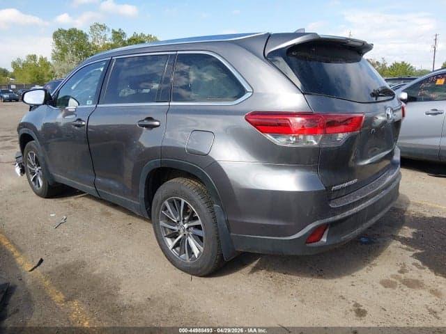 2019 TOYOTA HIGHLANDER XLE 3