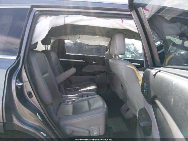2019 TOYOTA HIGHLANDER XLE 8
