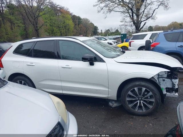 2025 VOLVO XC60 B5 CORE 14