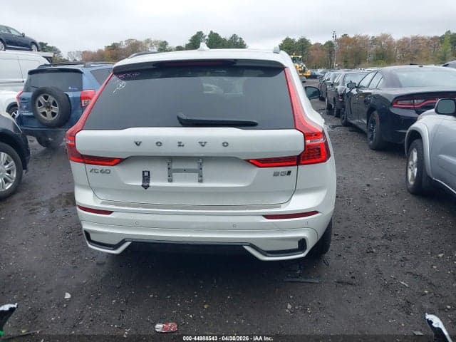 2025 VOLVO XC60 B5 CORE 17
