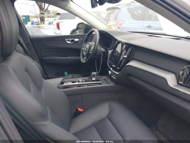 2025 VOLVO XC60 B5 CORE 5