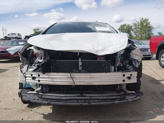 2020 TOYOTA PRIUS LE 6