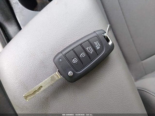 2025 HYUNDAI ELANTRA SE 11
