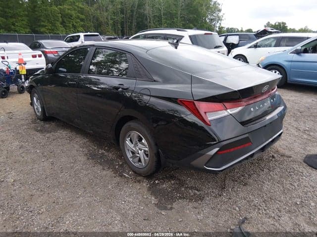 2025 HYUNDAI ELANTRA SE 3