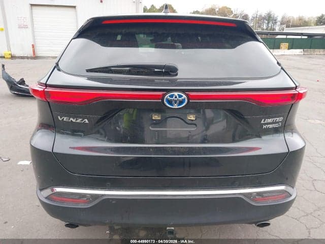 2021 TOYOTA VENZA LIMITED 17