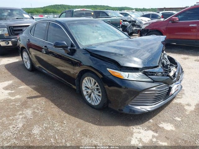 2018 TOYOTA CAMRY XLE V6