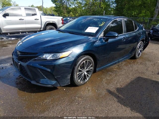 2019 TOYOTA CAMRY SE 2