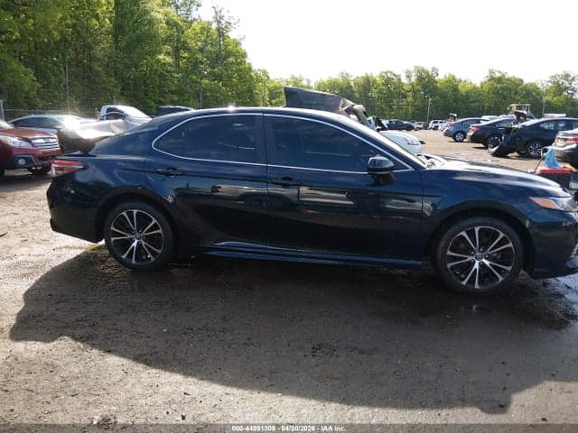 2019 TOYOTA CAMRY SE 13