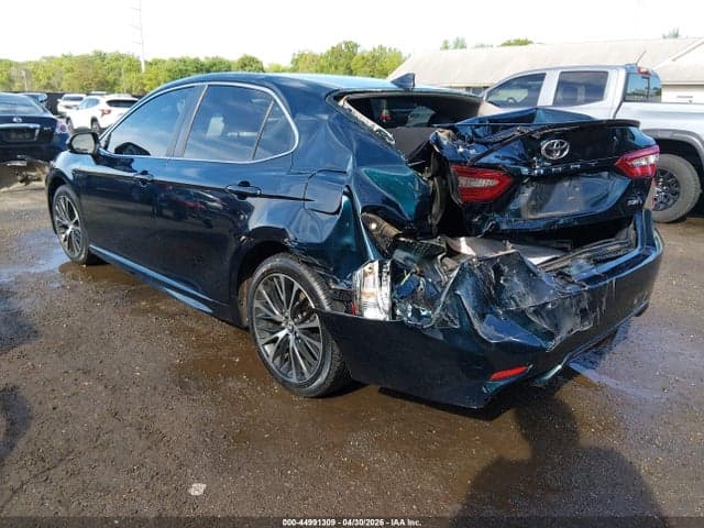 2019 TOYOTA CAMRY SE 3