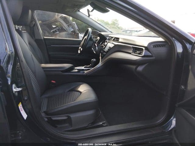 2019 TOYOTA CAMRY SE 5
