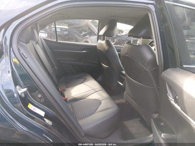2019 TOYOTA CAMRY SE 8