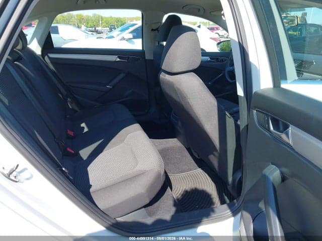 2017 VOLKSWAGEN PASSAT 1.8T S 8