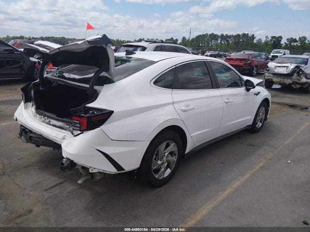 2025 HYUNDAI SONATA SE 4