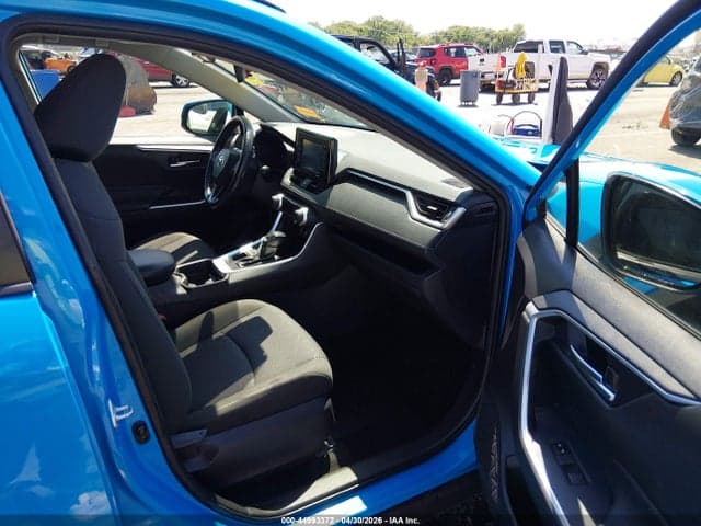 2021 TOYOTA RAV4 XLE 5