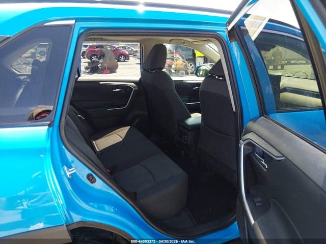 2021 TOYOTA RAV4 XLE 8