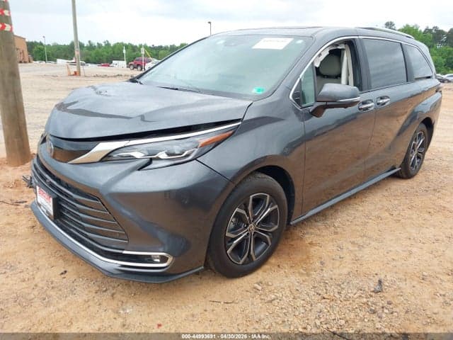 2025 TOYOTA SIENNA PLATINUM 2