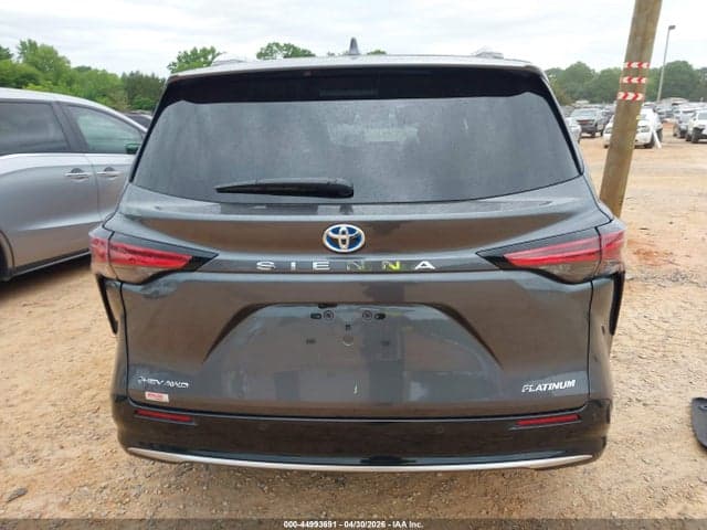 2025 TOYOTA SIENNA PLATINUM 16