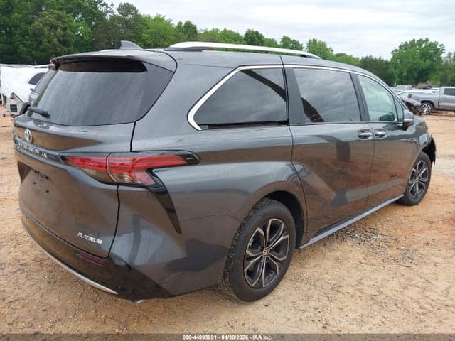 2025 TOYOTA SIENNA PLATINUM 4