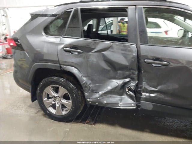 2025 TOYOTA RAV4 HYBRID XLE 6