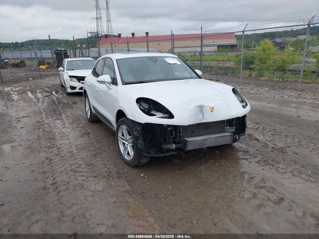 2022 PORSCHE MACAN 1