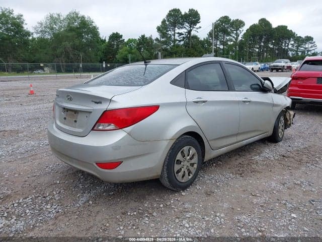 2016 HYUNDAI ACCENT SE 4