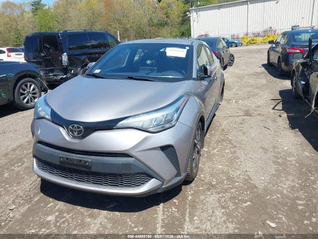 2020 TOYOTA C-HR XLE 2