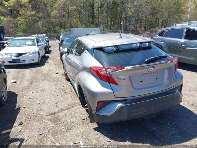 2020 TOYOTA C-HR XLE 3
