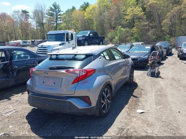 2020 TOYOTA C-HR XLE 4