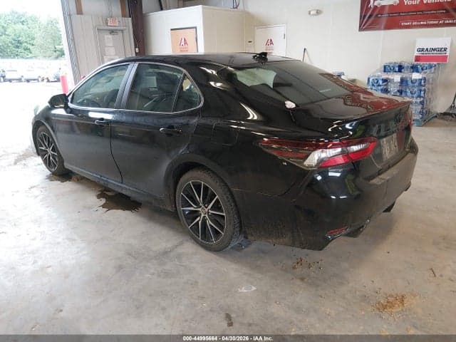 2021 TOYOTA CAMRY SE 3
