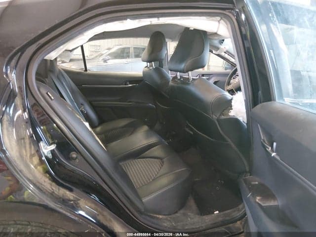 2021 TOYOTA CAMRY SE 8