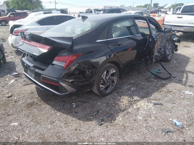 2025 HYUNDAI ELANTRA LIMITED 4