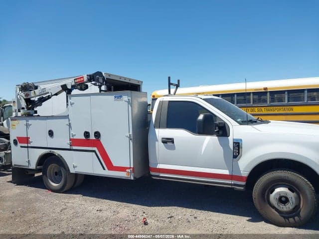 2021 FORD F-350 CHASSIS XL 13