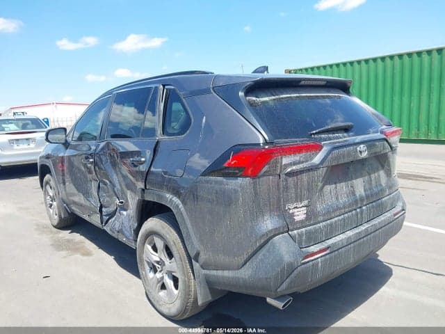 2024 TOYOTA RAV4 XLE 3