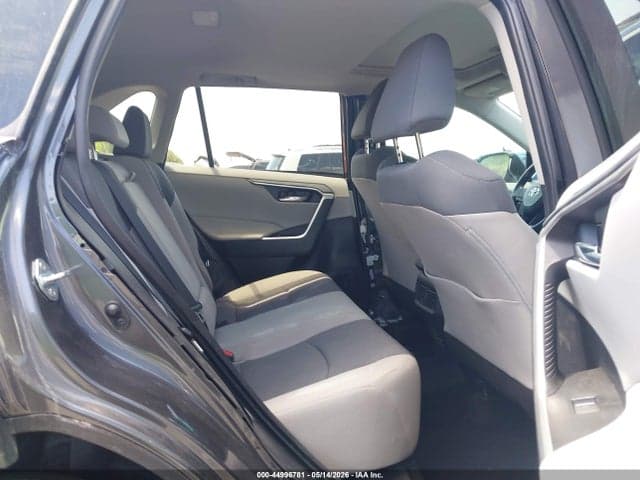 2024 TOYOTA RAV4 XLE 8