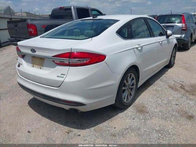 2017 FORD FUSION SE 4