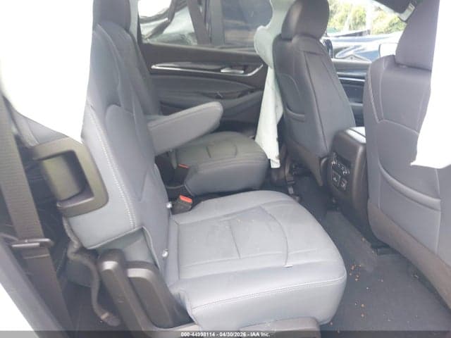 2023 BUICK ENCLAVE ESSENCE AWD 8