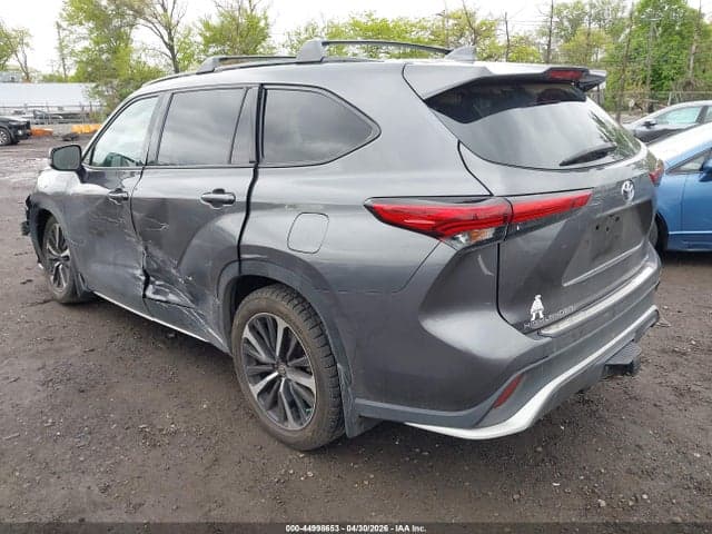 2021 TOYOTA HIGHLANDER XSE 3
