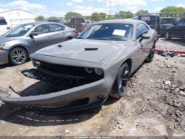 2017 DODGE CHALLENGER SXT 2