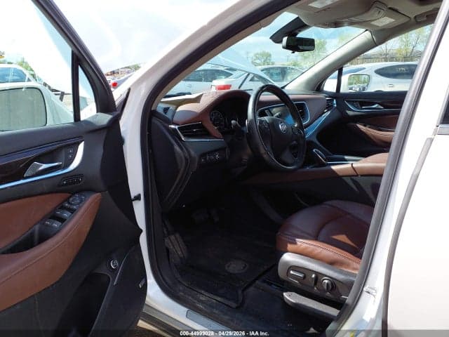 2019 BUICK ENCLAVE AWD AVENIR 17