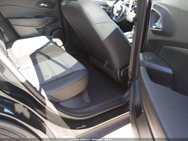 2026 CHEVROLET TRAX FWD LT 8