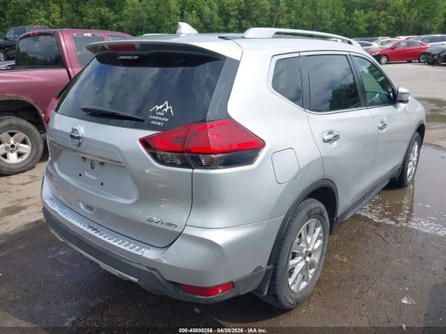 2017 NISSAN ROGUE SV 4