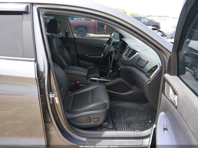 2017 HYUNDAI TUCSON SE PLUS 5