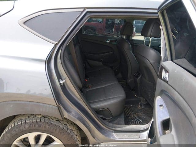 2017 HYUNDAI TUCSON SE PLUS 8