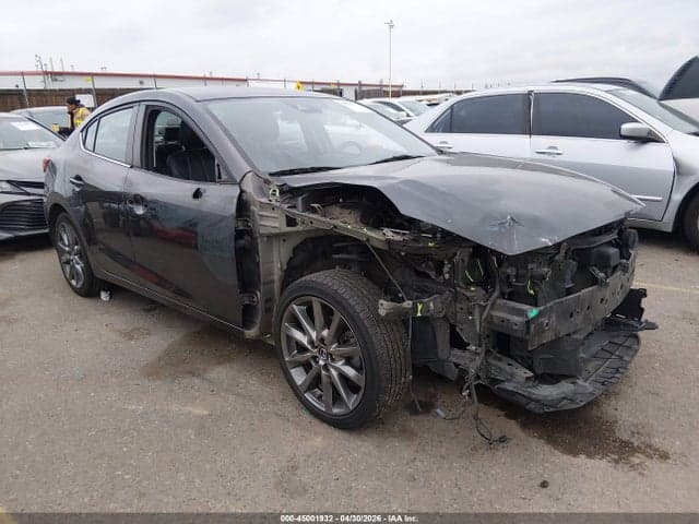 2018 MAZDA MAZDA3 TOURING 1