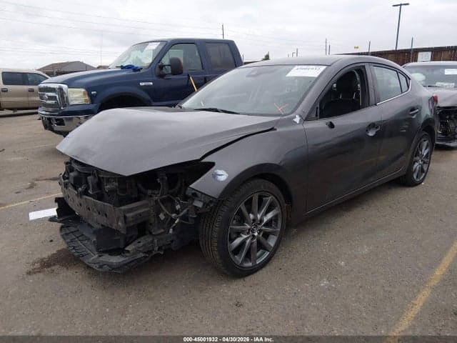 2018 MAZDA MAZDA3 TOURING 2