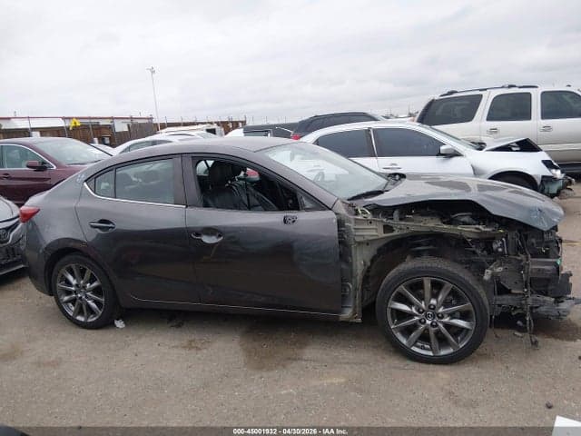 2018 MAZDA MAZDA3 TOURING 14