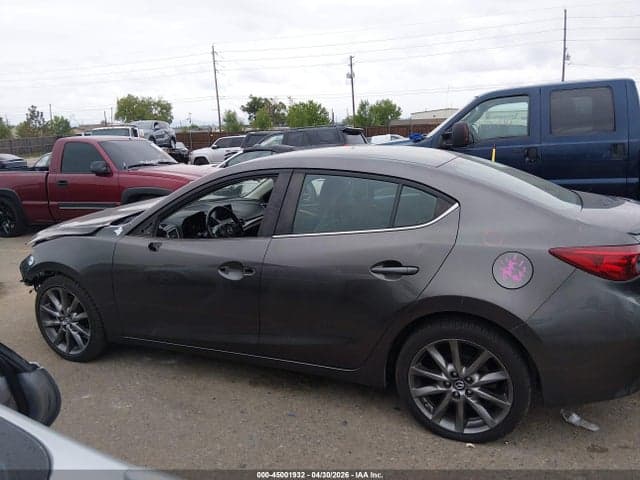 2018 MAZDA MAZDA3 TOURING 15