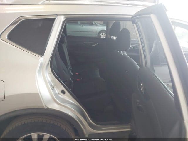 2018 NISSAN ROGUE SV 8